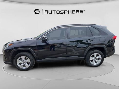 Used 2020 Toyota RAV4 XLE FWD image 5