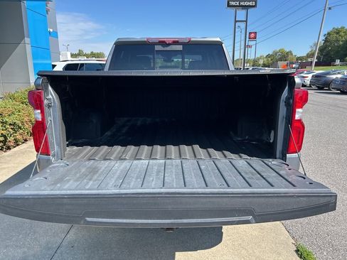 Used 2022 Chevrolet Silverado 1500 High Country w/ Technology Package image 8