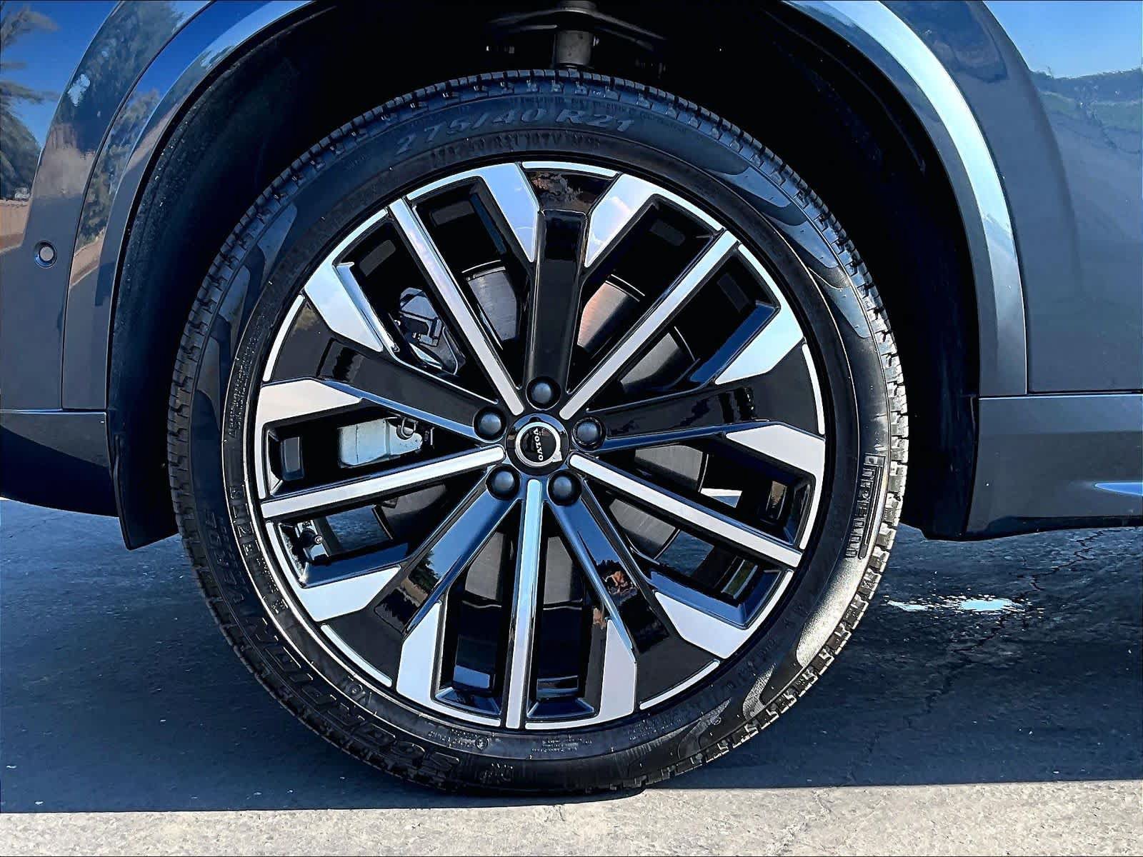 Used 2026 Volvo XC90 T8 Ultra w/ Protection Package Premier AWD/4WD image 14