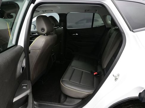 Used 2024 Chevrolet Trax ACTIV w/ Sunroof Package FWD image 15