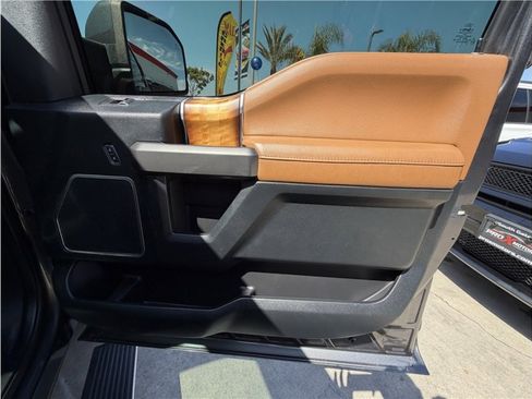 Used 2016 Ford F150 Limited RWD image 33