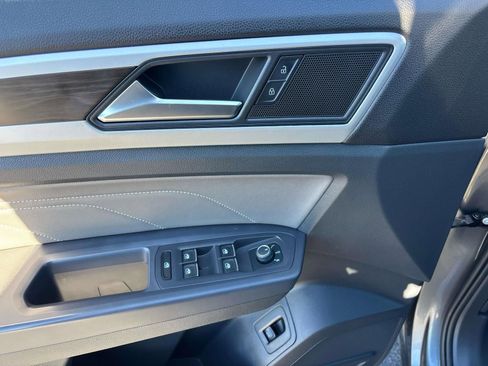 Used 2021 Volkswagen Atlas SE w/ Panoramic Sunroof Package image 13