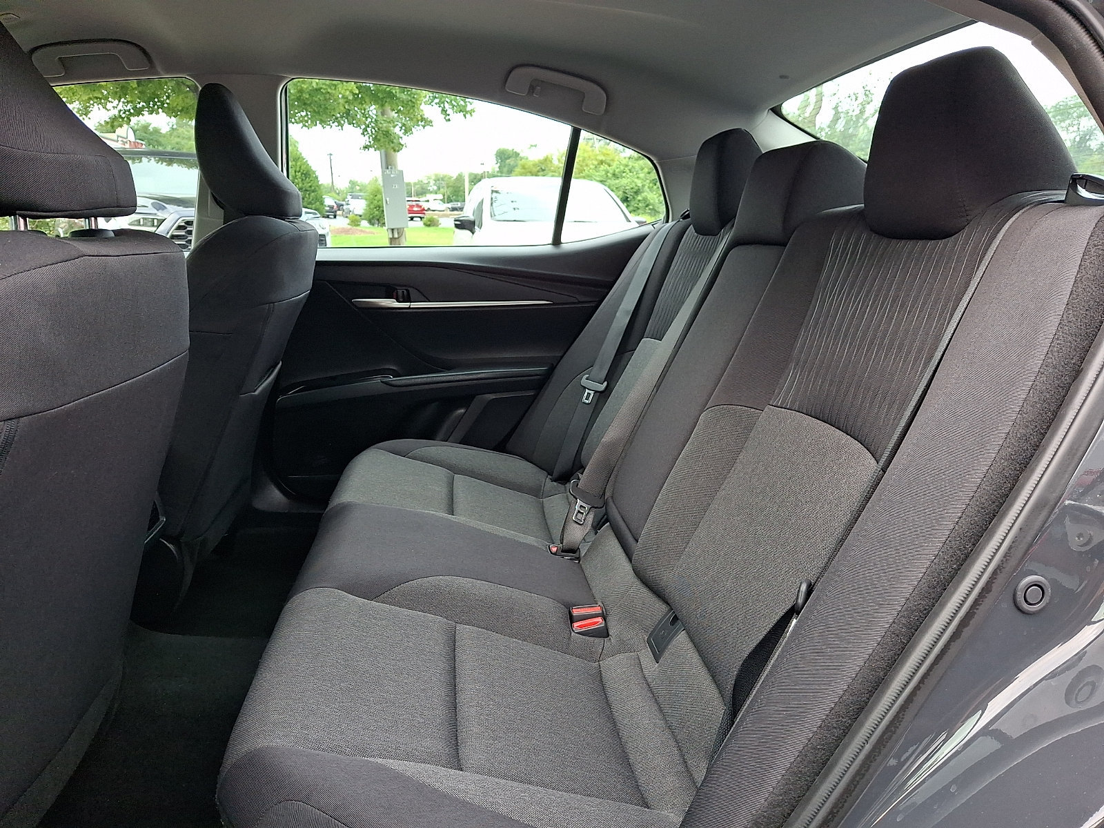 Used 2025 Toyota Camry LE FWD image 10