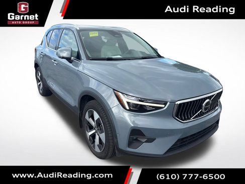Used 2023 Volvo XC40 B5 Ultimate AWD/4WD image 7