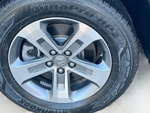 Used 2025 Honda Pilot EX-L image 32