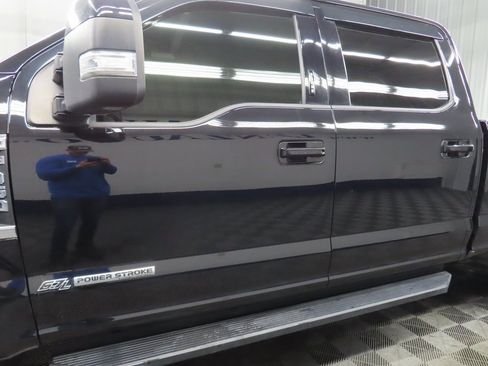 Used 2019 Ford F350 Lariat image 43
