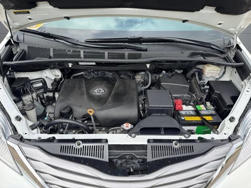 Used 2017 Toyota Sienna XLE Premium AWD/4WD image 20
