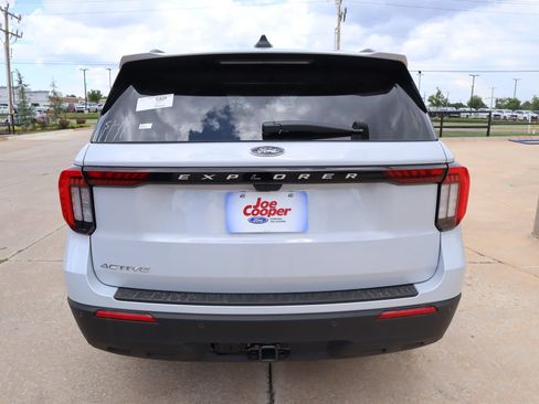 New 2026 Ford Explorer Active RWD image 24