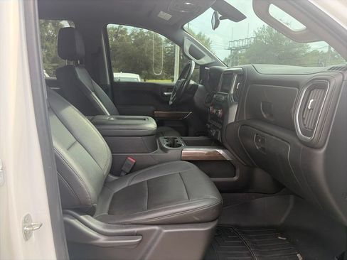 Used 2022 Chevrolet Silverado 1500 RST w/ Convenience Package II AWD/4WD image 9