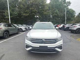 Used 2024 Volkswagen Tiguan SE w/ Panoramic Sunroof Package AWD/4WD video 2