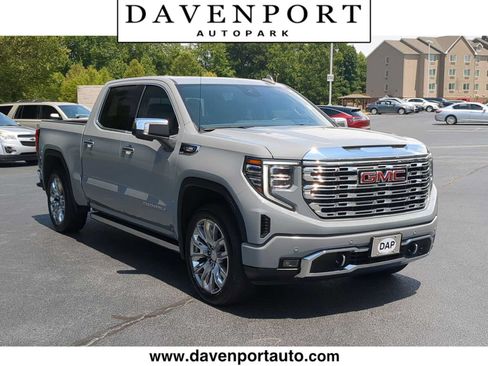 Used 2025 GMC Sierra 1500 Denali w/ Denali Reserve Package AWD/4WD image 1