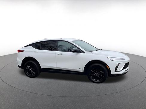 Used 2025 Buick Envista Sport Touring image 2