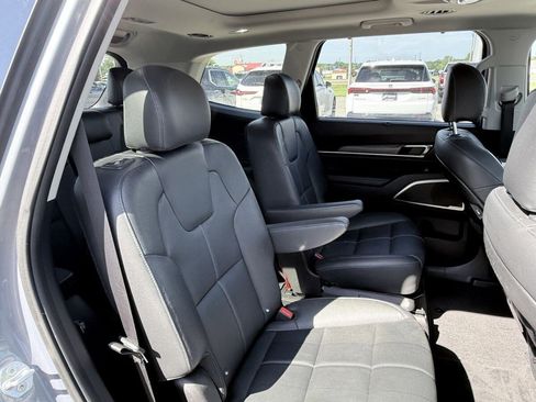 Used 2021 Kia Telluride SX w/ Towing Package FWD image 13