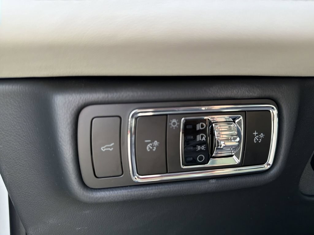 Used 2026 Lincoln Aviator 2WD image 15