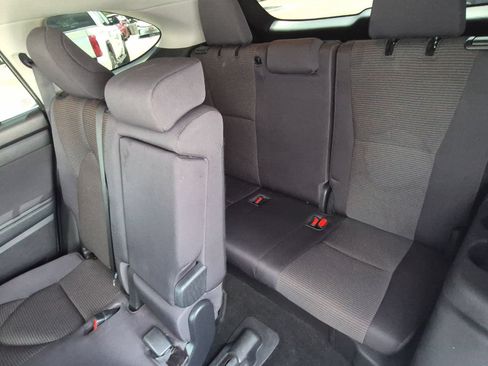 Used 2023 Toyota Highlander LE FWD image 14