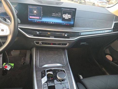 Used 2025 BMW X7 xDrive40i AWD/4WD image 5