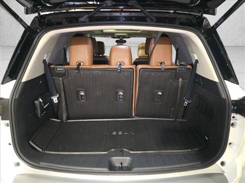 Used 2022 Nissan Pathfinder Platinum w/ Cargo Package AWD/4WD image 13