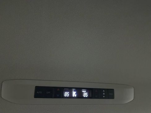 Used 2025 Toyota Sienna XLE image 51