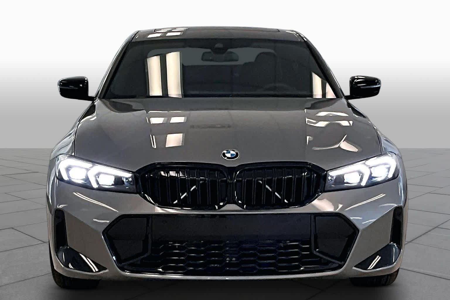 Used 2026 BMW 330i Sedan w/ M Sport Package RWD image 3