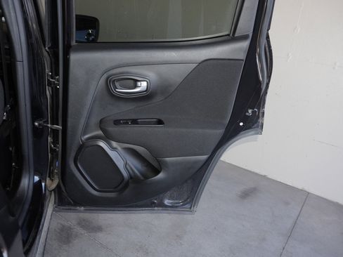 Used 2021 Jeep Renegade Latitude w/ Convenience Group image 45