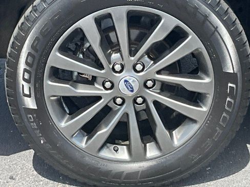 Used 2020 Ford Expedition Limited AWD/4WD image 9