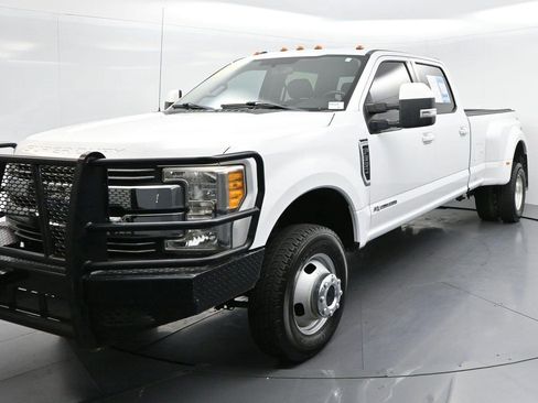 Used 2017 Ford F350 Lariat AWD/4WD image 3