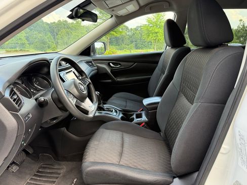 Used 2019 Nissan Rogue SV AWD/4WD image 34