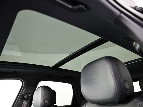 Certified 2025 Porsche Cayenne AWD/4WD image 18