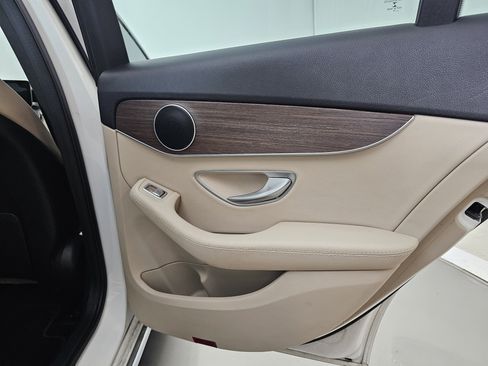 Used 2020 Mercedes-Benz C 300 4MATIC Sedan image 23