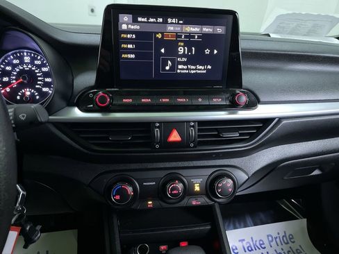 Used 2024 Kia Forte LXS w/ LXS Technology Package image 21