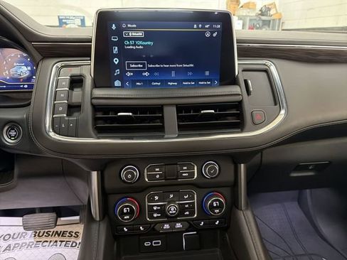 Used 2022 Chevrolet Tahoe Z71 w/ Luxury Package AWD/4WD image 16