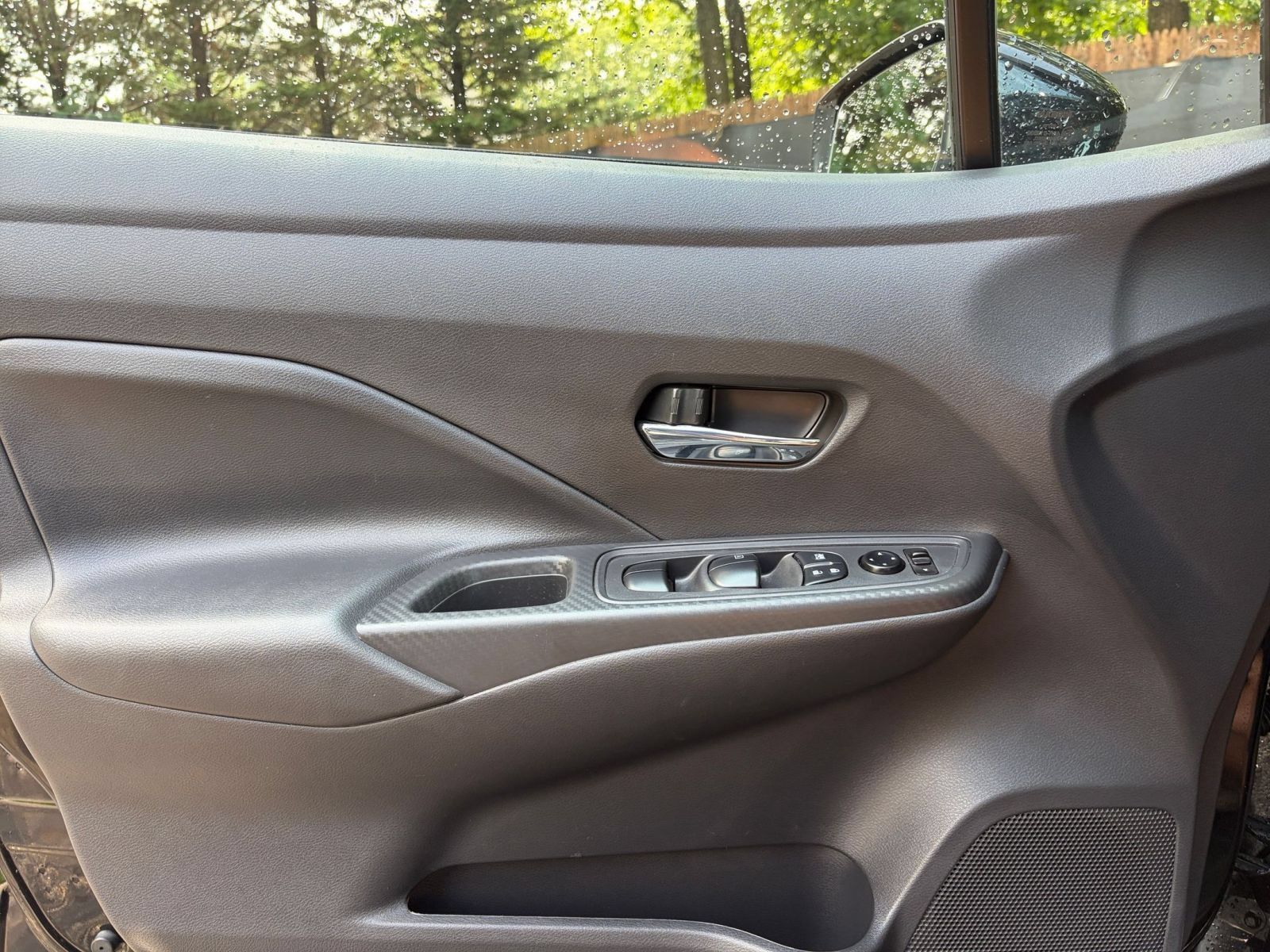 Used 2025 Nissan Versa SV FWD image 18