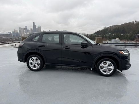 Certified 2023 Honda HR-V LX image 8