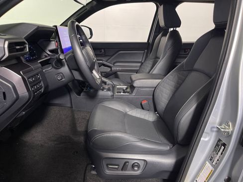 Certified 2025 Toyota 4Runner TRD Off-Road Premium AWD/4WD image 12