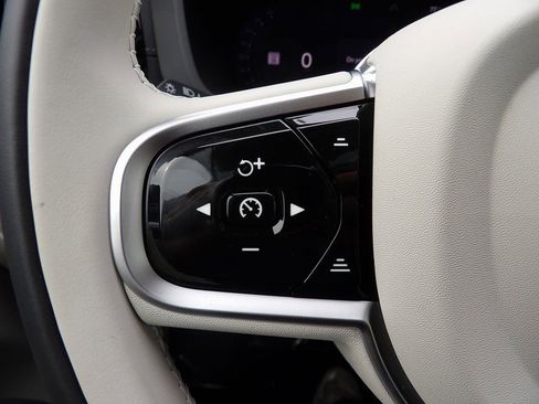 New 2026 Volvo XC60 B5 Ultra w/ Protection Package Premier image 16