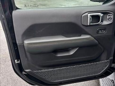 New 2026 Jeep Wrangler Unlimited Sahara image 31