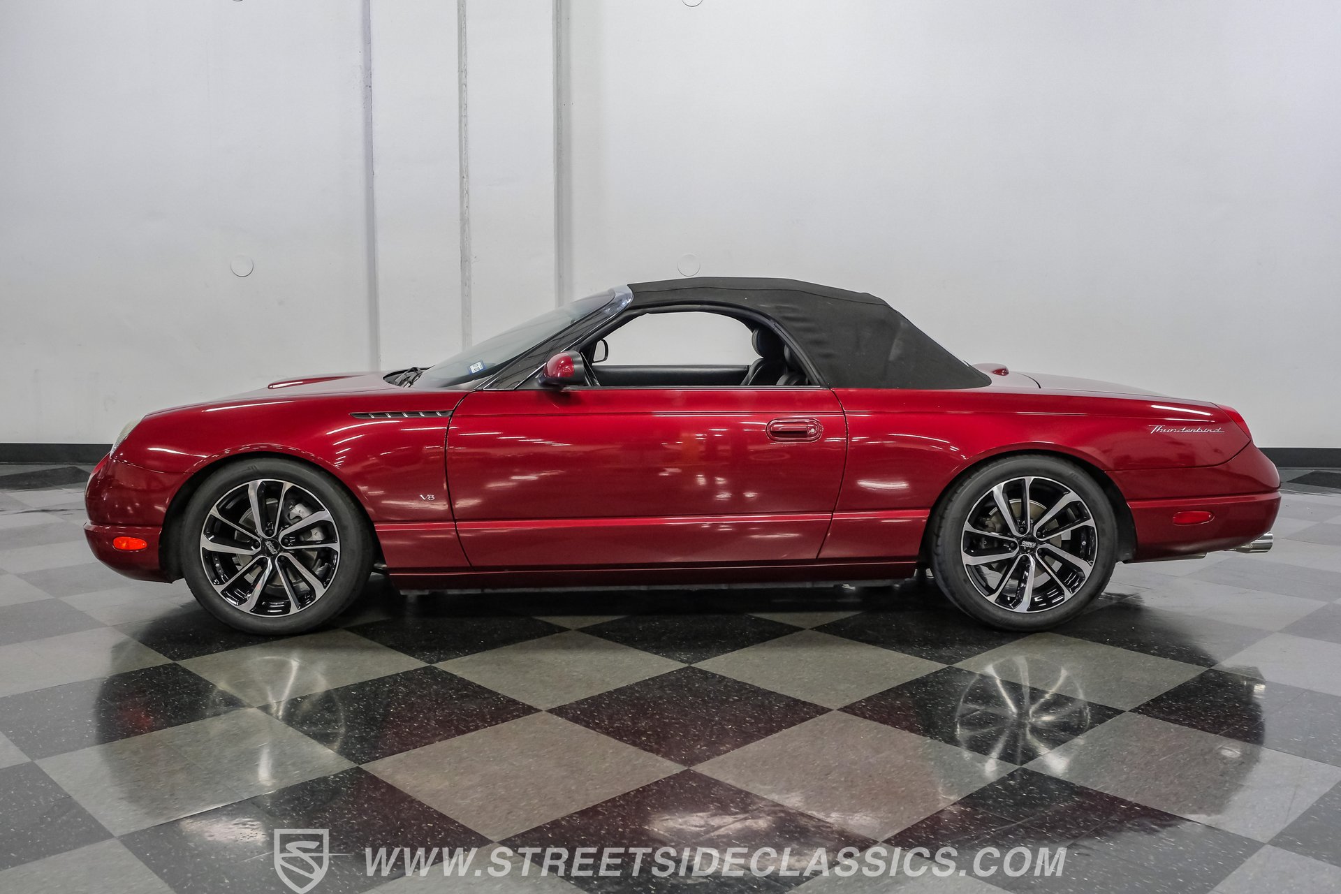 Used 2004 Ford Thunderbird RWD image 8