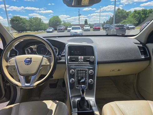 Used 2016 Volvo XC60 T5 Platinum w/ Climate Package AWD/4WD image 6