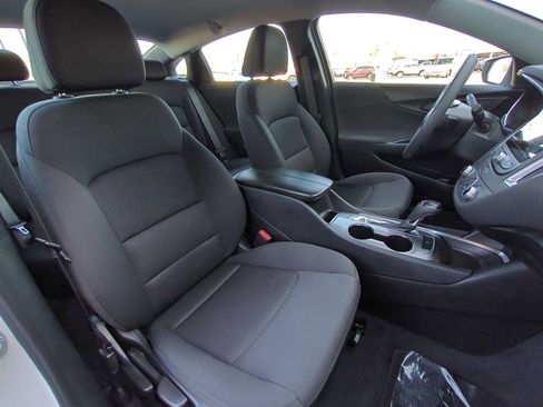 Used 2020 Chevrolet Malibu LT FWD image 26