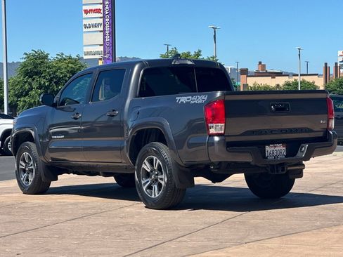Certified 2019 Toyota Tacoma TRD Sport AWD/4WD image 7