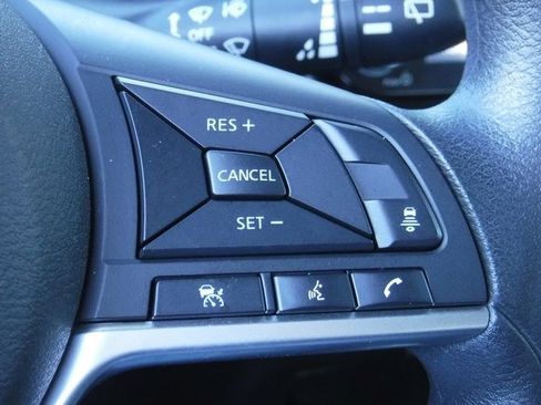 Used 2021 Nissan Kicks SV image 28