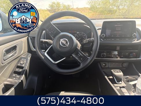 Used 2024 Nissan Rogue S FWD image 13