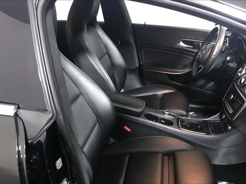 Used 2019 Mercedes-Benz CLA 250 4MATIC image 6