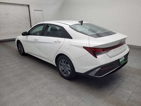 Used 2024 Hyundai Elantra SEL FWD image 3