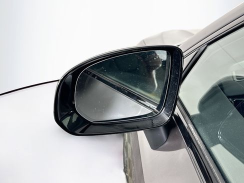 Used 2025 Volvo XC60 B5 Plus image 16