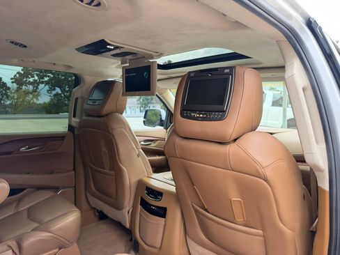 Used 2016 Cadillac Escalade Platinum AWD/4WD image 50
