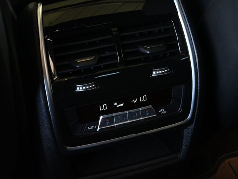 Used 2022 BMW X6 M50i AWD/4WD image 29