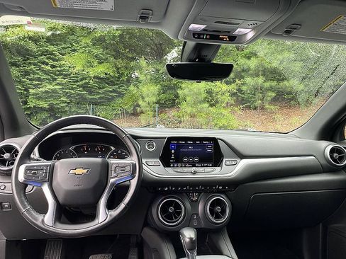 Used 2021 Chevrolet Blazer LT w/ Sound & Technology Package FWD image 19