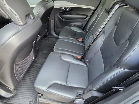 Used 2022 Volvo XC90 T5 Momentum w/ Advanced Package AWD/4WD image 9