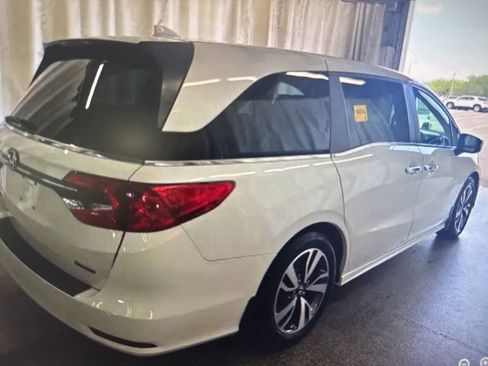 Used 2022 Honda Odyssey Touring image 3